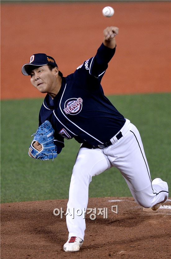 [포토]역투하는 두산 선발 이현호