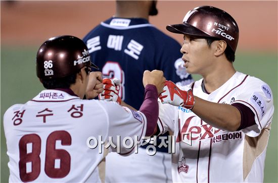 [포토]고종욱, '추가 1타점 적시타!'