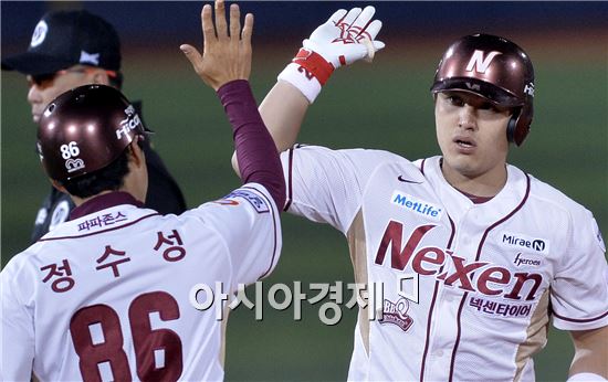 [포토]박동원, '쐐기 2타점 2루타예요!'