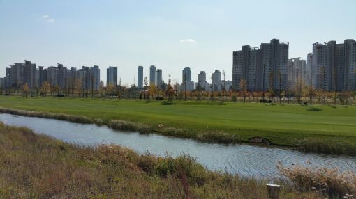 “여기 골프빌리지에 자장면 배달 되죠?”