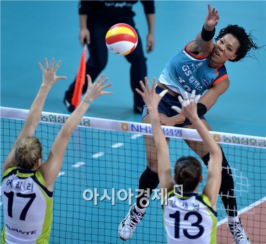 [포토]캣벨, '엄청난 파괴력'