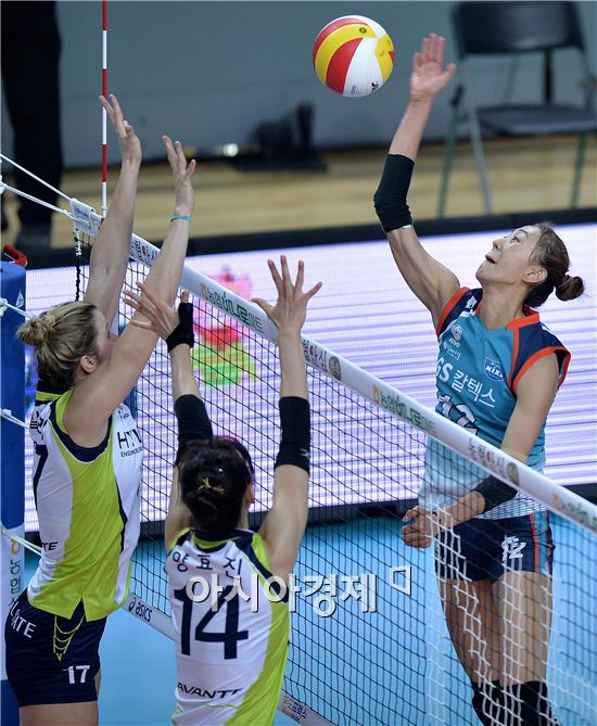 [포토]한송이, '블로킹도 소용없어'