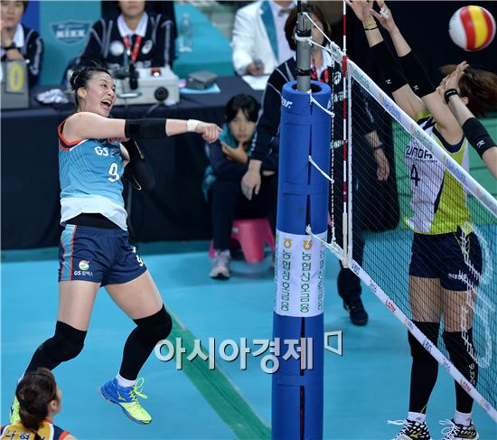 [포토]표승주, '블로킹 뚫었다'