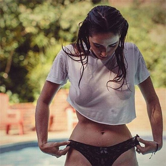 [포토] 사라 말라쿨 레인, 흠뻑 젖은 티셔츠 '섹시'