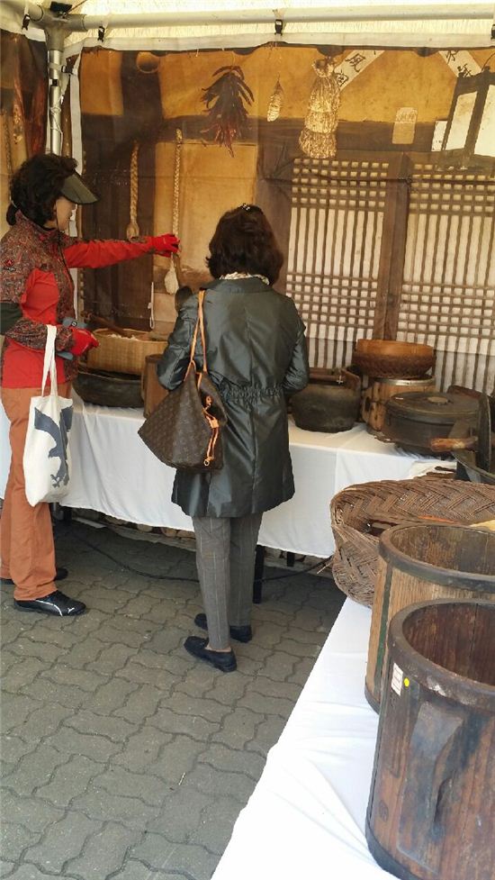 [포토]제8회 마포나루새우젓축제 전통생활용품 전시