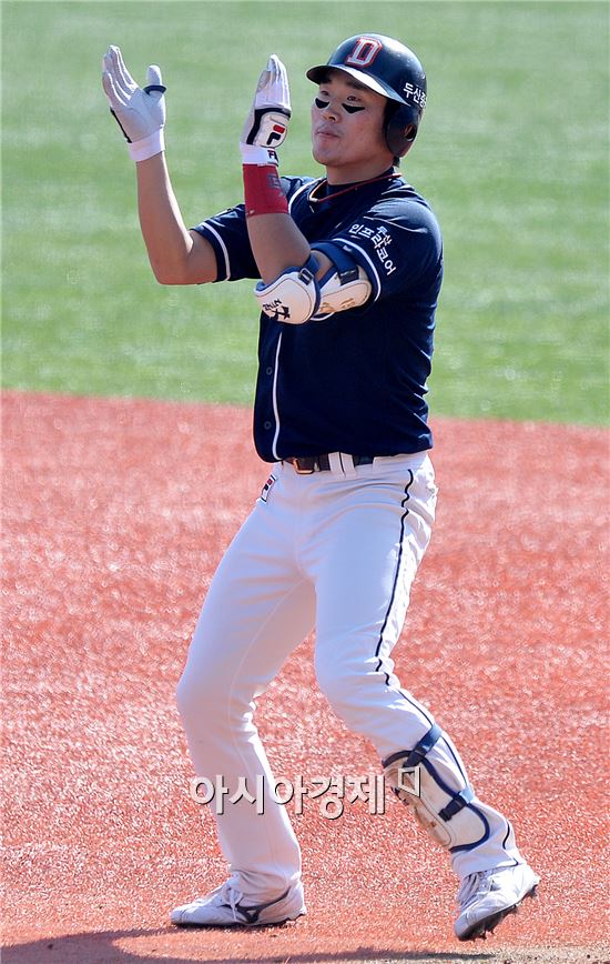 [포토]박수치는 두산 허경민