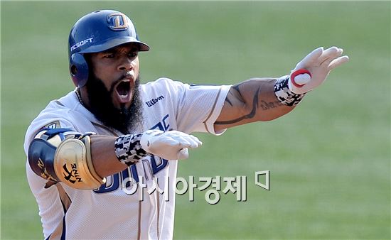 [포토]테임즈, '니퍼트의 퍼펙트는 어림없지!'