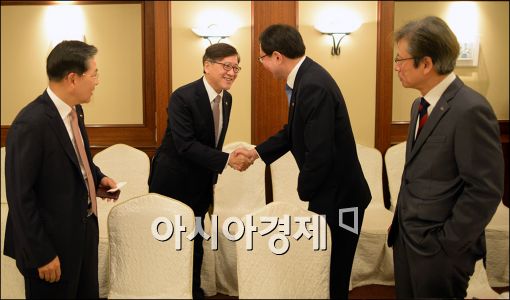 [포토]보건의료단체장 만나는 정진엽 장관