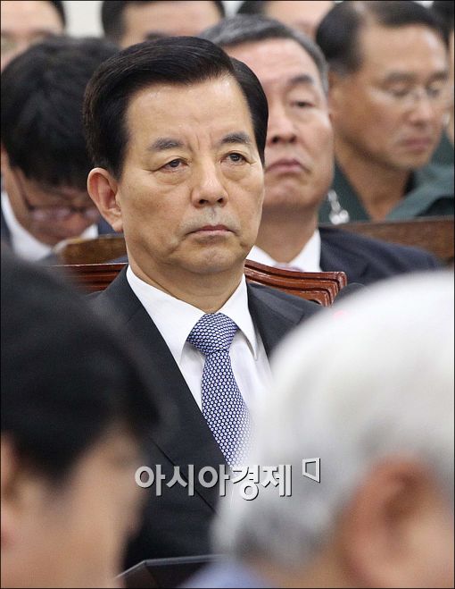 [포토]굳게 입다문 한민구 국방장관
