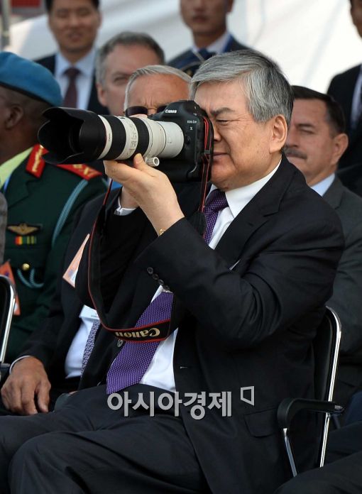 [포토]사진 찍는 조양호 한진그룹 회장