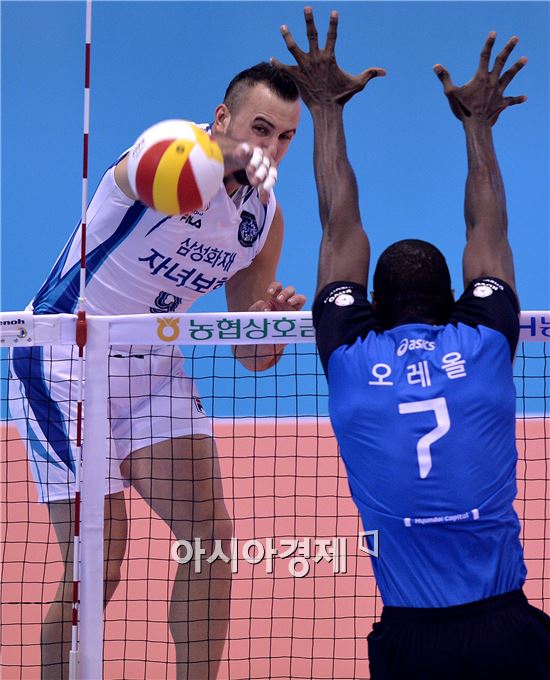 [포토]그로저, '오레올 블로킹을 피해'