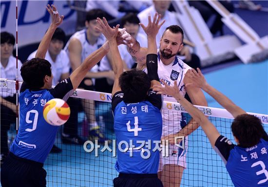 [포토]그로저, '날 막을 수 없어'