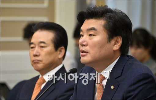 [포토]발언하는 원유철 원내대표