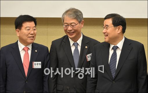 [포토]임종룡 위원장, 새누리 금융개혁TF 참석