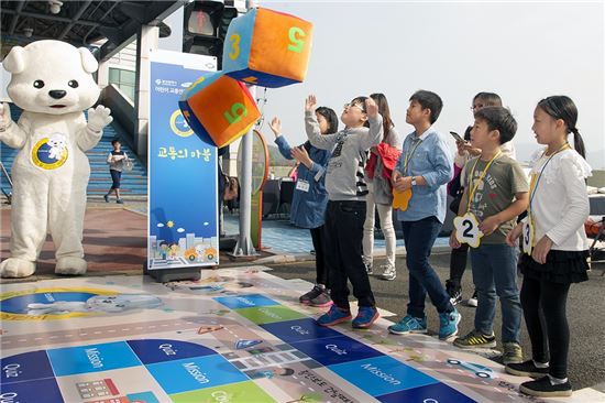 [포토]르노삼성 "교통안전지식, 놀이로 배워요"