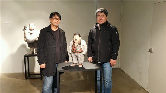 이태호 교수와 김원근 작가(왼쪽부터)