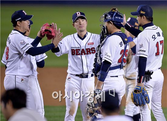 [포토]두산, NC에 7-0 승리…시리즈 승부 다시 원점