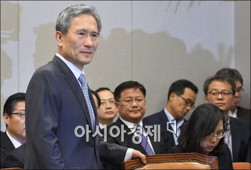 검찰, 군 댓글공작 조사로 김관진 전 국방장관 출국금지