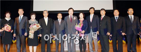 [포토]이낙연 전남지사,재향군인회 유공자 표창