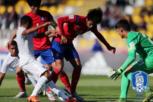 U-17 축구, 잉글랜드와 무승부…조 1위로 WC 16강(1보)