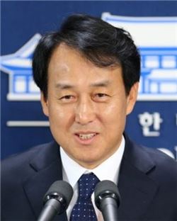 청와대 "세월호 특조위 박 대통령 7시간 조사 위헌적 발상" 비판