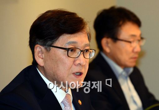 [포토]인사말하는 정진엽 보건복지부 장관