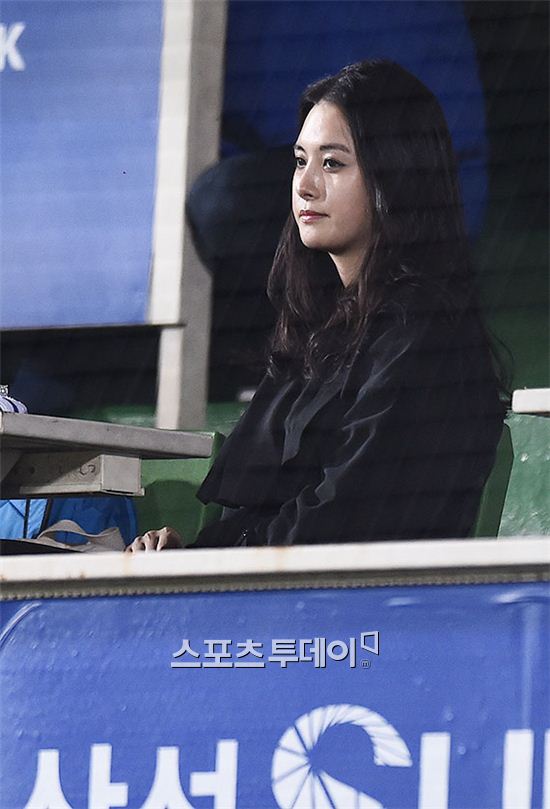 ‘라이온킹’ 이승엽의 은퇴 경기 시구자는 부인 이송정