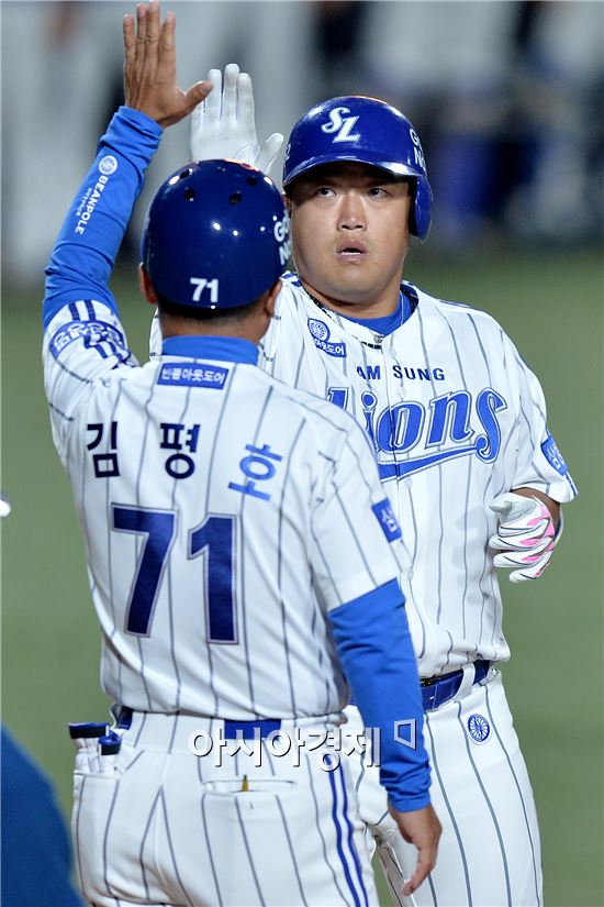 [포토]박석민, '쫓아가는 솔로포'