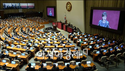 朴대통령 국회연설…1987년 헌법개정 이후 19번째 