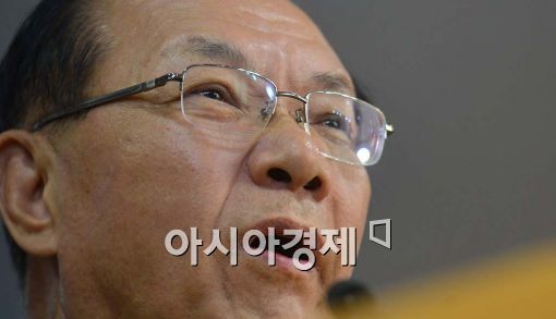 [포토]황우여, '국정교과서 11월부터 집필한다' 