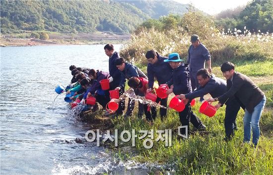 구례군, 섬진강·서시천에 토종어류 방류