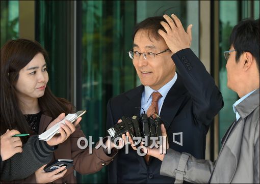 [포토]답변하는 김수남 검찰총장 내정자