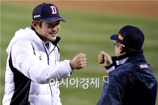 [포토]노경은, '감독님, 저 오늘 대단했죠?'