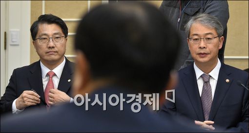 [포토]굳은 표정의 금융당국 수장들