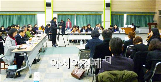 광주 광산구(구청장 민형배)는 “제3회 광산독서토론대회에 출전할 주민을 오는 6일까지 모집한다”고 밝혔다.