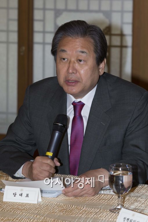[포토]모두발언하는 김무성 새누리당 대표