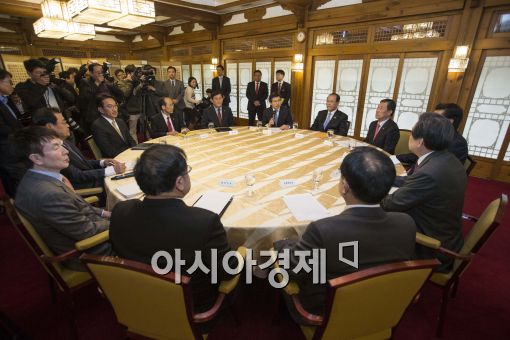 [포토]'고위 당정청 회의 개최'