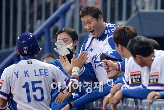 韓 야구, 美에 8-0 완승…초대 챔피언 등극