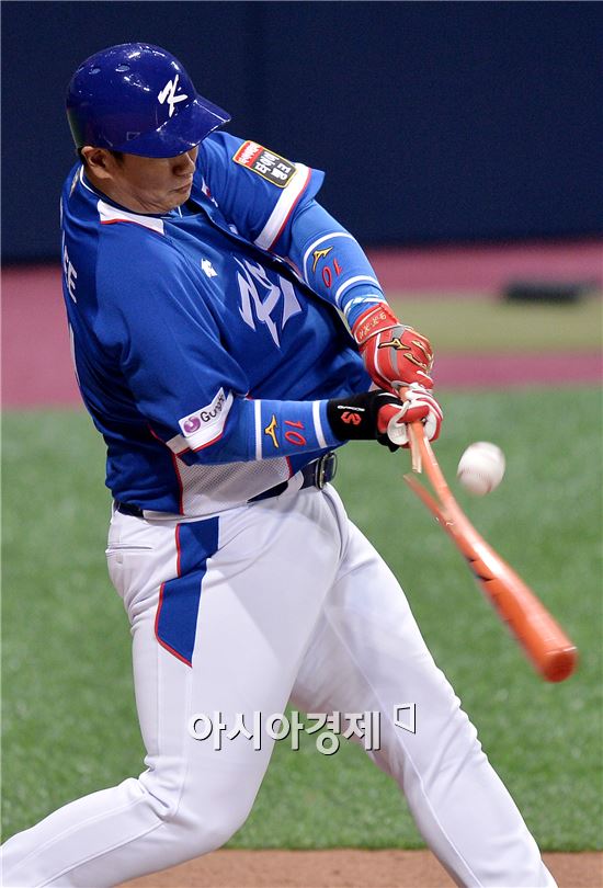 ‘이대호 결승타’ 韓 야구, 日에 대역전승…결승진출