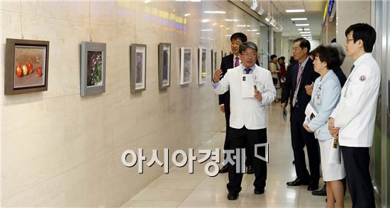 전남대병원 서양화가 문정호 작품전 개최