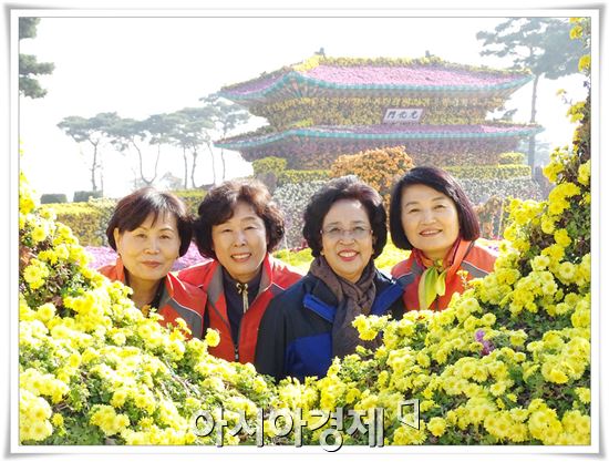 함평군 공직자 천사부인들, "국향대전 홍보 대사" 앞장