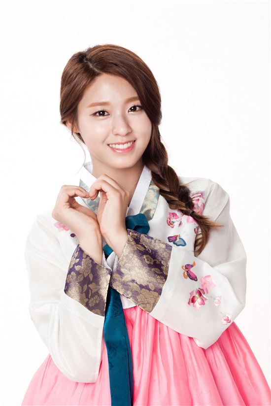 설현, 이상형으로 송중기 꼽아 "같이 연기하고 싶다"