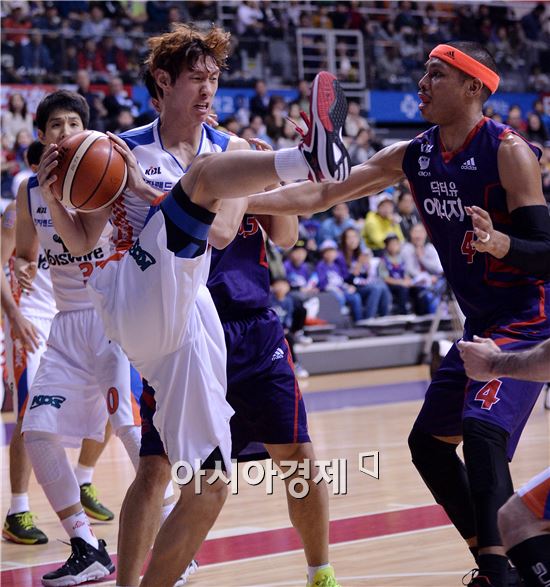 [포토]한희원, '다가오면 다쳐!'