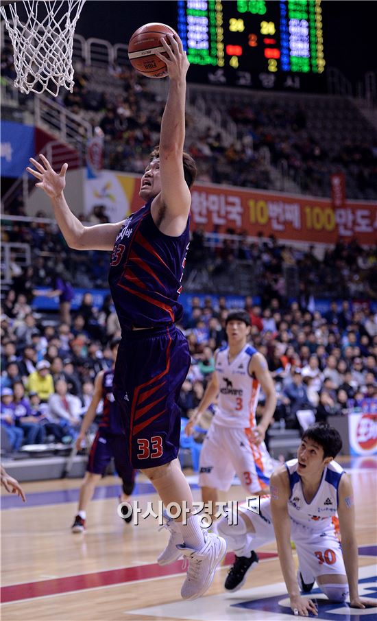 [포토]이승현, '승부의 세계는 냉정하니까!'
