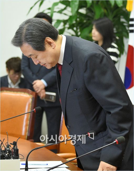 [포토]회의 참석하는 김무성 대표