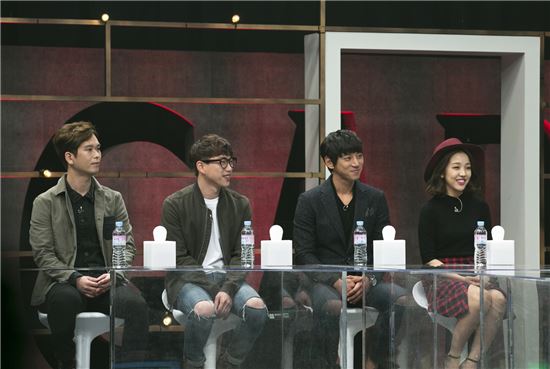 '슈가맨'에 출연한 10cm, 황치열, 백아연(왼쪽부터 순서대로). 사진=JTBC '투유 프로젝트-슈가맨'