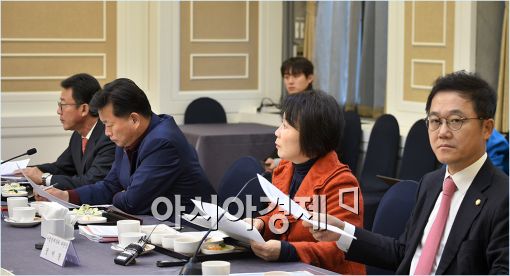 [포토]발언하는 정미경 나눔특위 위원장