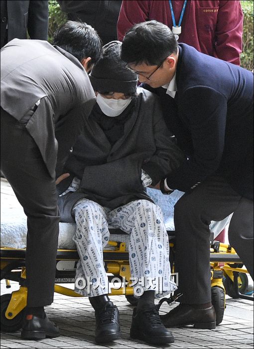 [포토]부축 받는 이재현 CJ그룹 회장