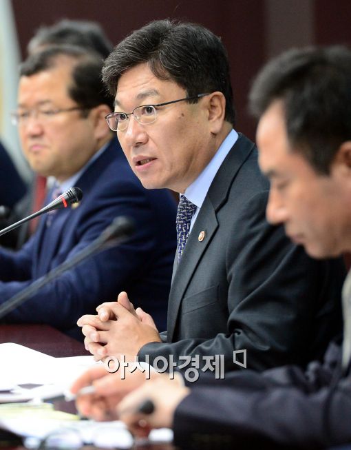 [포토]모두발언하는 윤상직 산업통상자원부 장관
