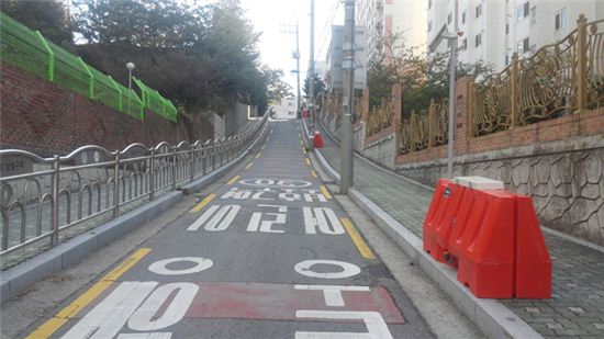 위험한 언덕 눈 스마트폰으로 녹인다